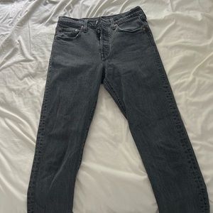 Size 28 women’s Levi’s 501 skinny jeans in black